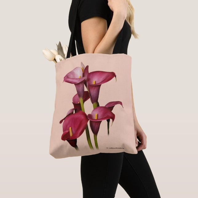 Elegant Lila Calla Lilies (Von Nahem)