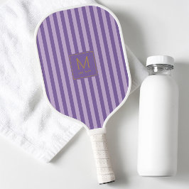 Elegant lila gestreifte moderne goldene Anfangsmon Pickleball Schläger