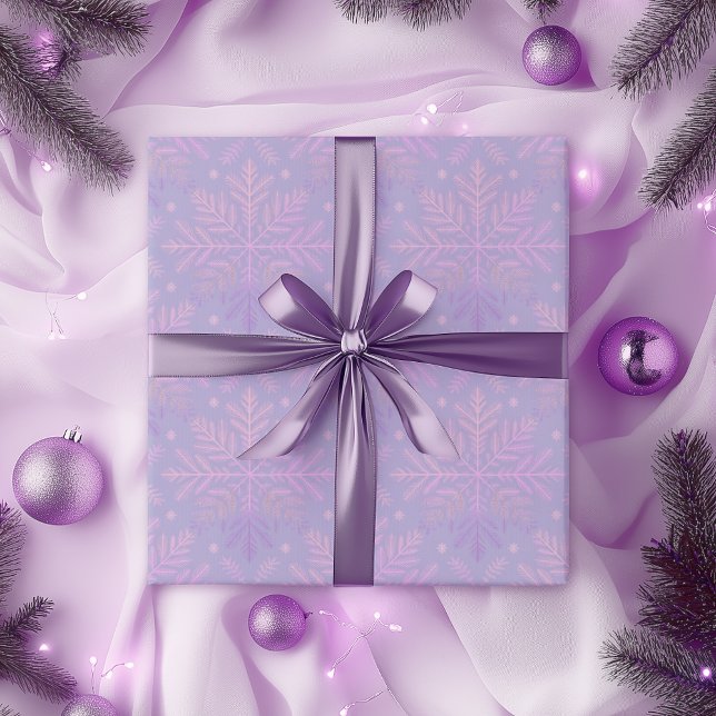 Elegant Lilac Snowflake Christmas Pattern Geschenkpapier (Von Creator hochgeladen)