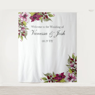Elegant Magenta White Florals Green Botanicals Wandteppich