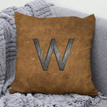 Elegant Masculine Personalisiert Monogram Tan Brow Kissen<br><div class="desc">Ihr mit Monogramm Kissen ist eine wunderbar personalisierte Art, Ihren Stil zu zeigen. Es zeichnet sich durch eine elegante, individuell anpassbare Erstausstattung in karkohlegrauen Farbtönen mit braunem Hintergrund aus. Um das Monogramm mit Ihrem eigenen Buchstaben zu personalisieren, klicken Sie bitte auf "Bearbeiten mit dem Designwerkzeug" und "Zuschneiden". Verschieben Sie den...</div>