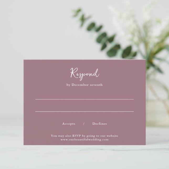 Elegant Mauve Clean Wedding RSVP Karte (Stehend Vorderseite)