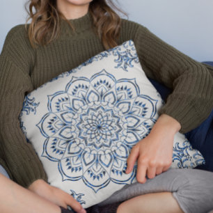 Elegant Metallic Blue Mandala Dekorative Kissen