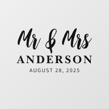 Elegant Minimal Script Mr. und Mrs. Wedding Name