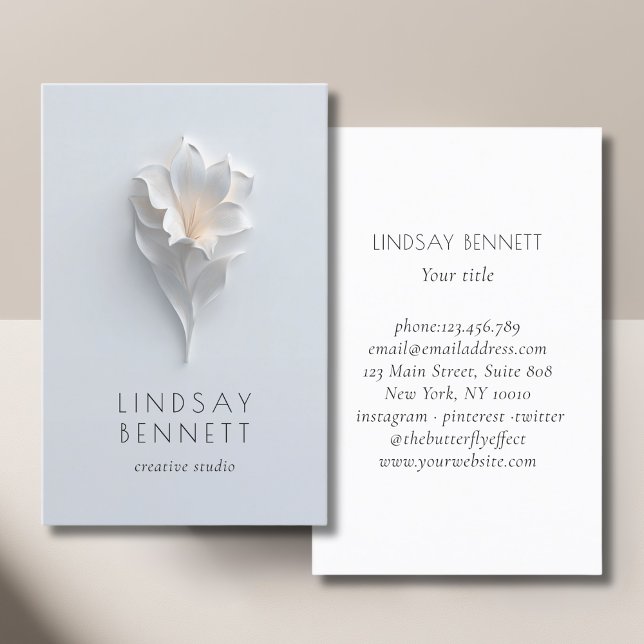 Elegant Minimalist Floral White Blue Visitenkarte (Elegant Minimalist Floral White Blue Business Card)