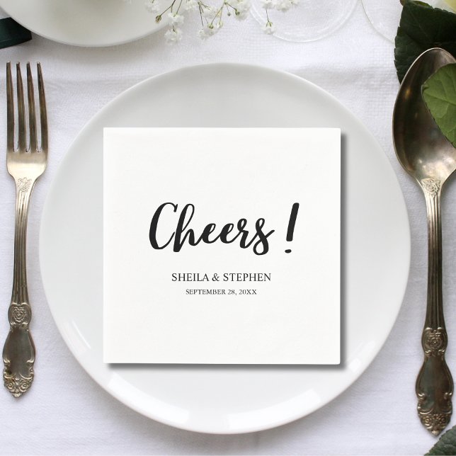 Elegant Modern Cheers Script Minimalistisch Weddin Serviette (Von Creator hochgeladen)