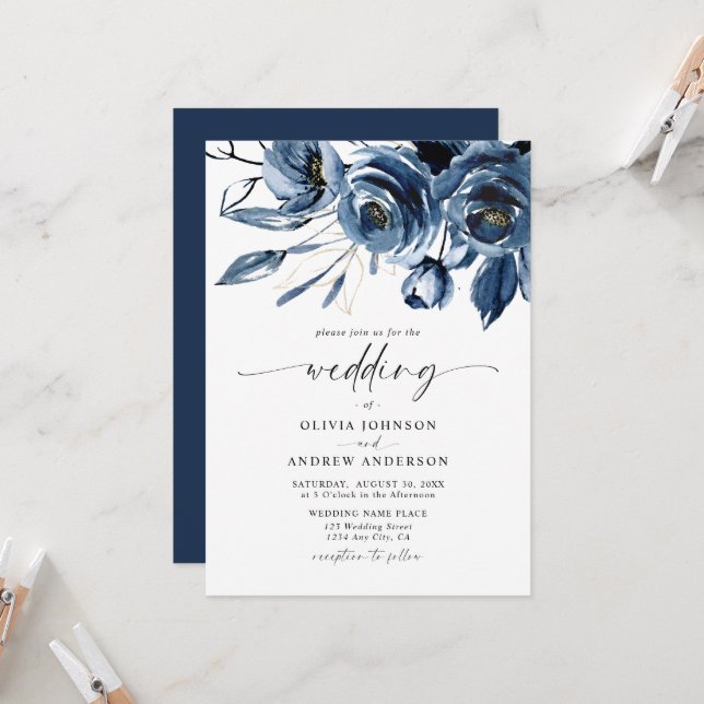 Elegant Modern Navy Blue Flowers & Script Wedding Einladung (Vorderseite/Rückseite Beispiel)