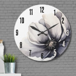 Elegant Moderne Schwarz-weiße Blumen Große Wanduhr<br><div class="desc">Niedliches und schlichtes modernes Hochzeitsdesign in Schwarz-Weiß-Blume. Klassisch aber skurril mit schwarz, grau und cremefarbenen Blume mit schwarzen Schriftart und modernen Schriftzeichen. Bearbeiten Sie den gesamten Text zu Ihren eigenen Informationen. Sie können sogar die Hintergrundfarbe auf alles ändern, was Sie gewollt haben! Ich habe auch andere ähnliche Stile in diesem...</div>