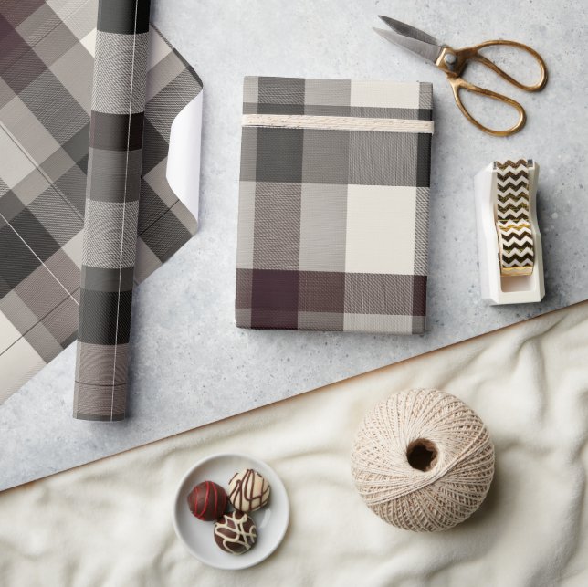 Elegant Monochrome Plaid Holiday Geschenkpapier (Kunsthandwerk)