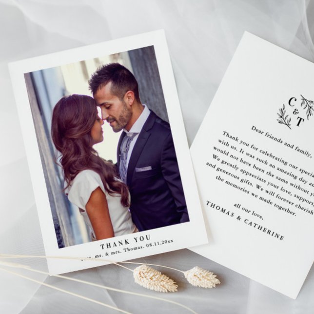 Elegant Monogram Greenerity Blätter Wedding Foto Dankeskarte (Simple Wedding Photo Thank You Card with Greenery Monogram.)