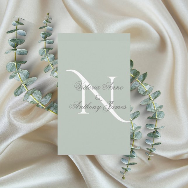 Elegant Monogram Initial Sage Green Wedding Einladung (Von Creator hochgeladen)