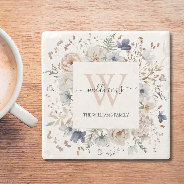 Elegant Monogram Pretty Beige Blue Flowers Floral Steinuntersetzer (In situ)