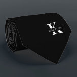 Elegant Monogram | Schwarz-weiß Krawatte<br><div class="desc">Eine elegante Krawatte mit einem fett-weißen Monogramm auf schwarzem Hintergrund. Hinzu kommt der Vor- oder Nachname,  der in allen Hauptstädte angegeben ist.</div>