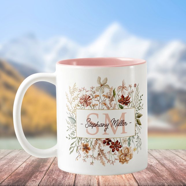 Elegant Monogram Watercolor Fall Wildflower Floral Zweifarbige Tasse (In situ)