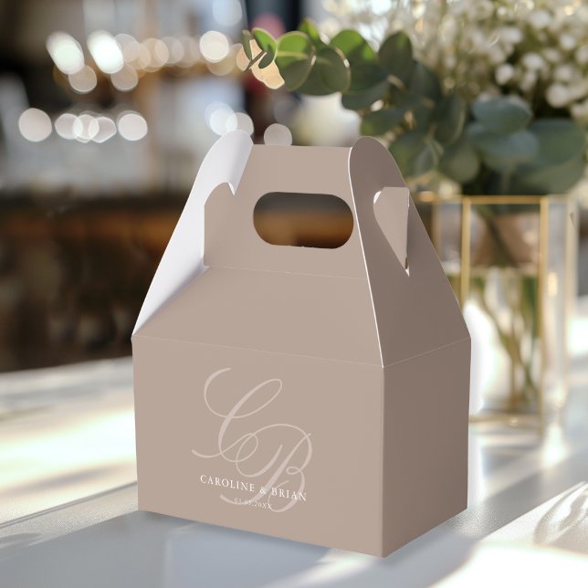 Elegant, Monogramm, Hochzeit Geschenkschachtel (Elegant, Monogram, Wedding Favor Boxes with your name and date. Mocha Mousse-Light-Brown.)
