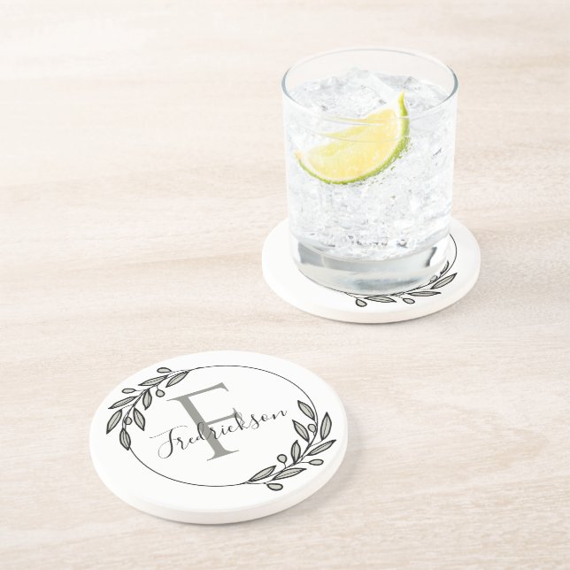 Elegant Monogrammed Initial Wreath Table Protectio Getränkeuntersetzer (Seite)