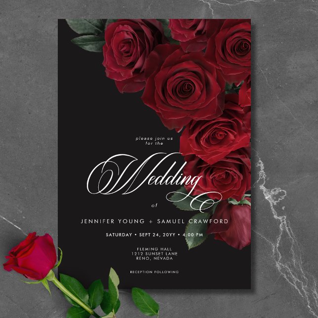 Elegant Moody Blood Rote Rose Floral Wedding Einladung (Elegant Moody Blood Red Roses Floral Wedding Invitation)