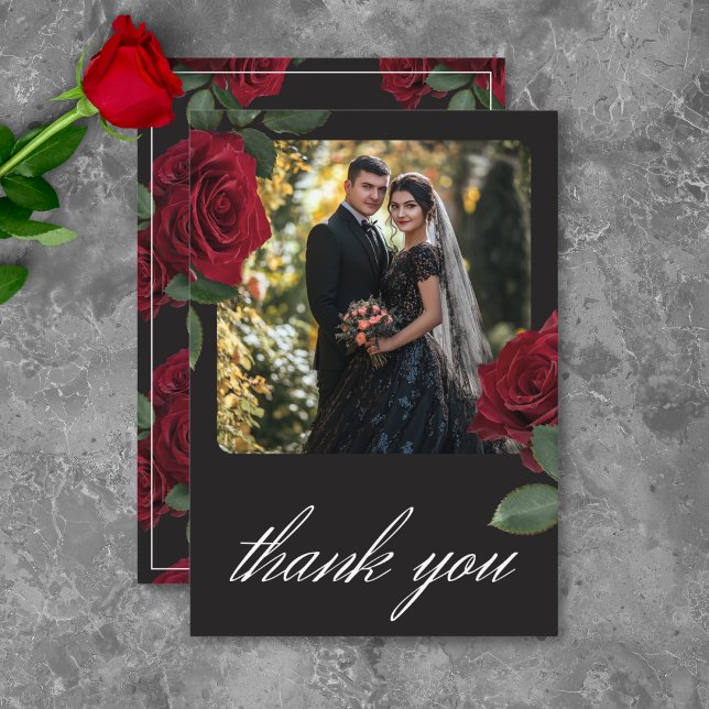 Elegant Moody Blood Rote Rosen Blumenzwiebeln Foto Dankeskarte (Elegant Moody Blood Red Roses Floral Photo Wedding Thank You Card)