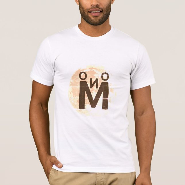 Elegant Moonlight Typografie T-Shirt (Vorderseite)