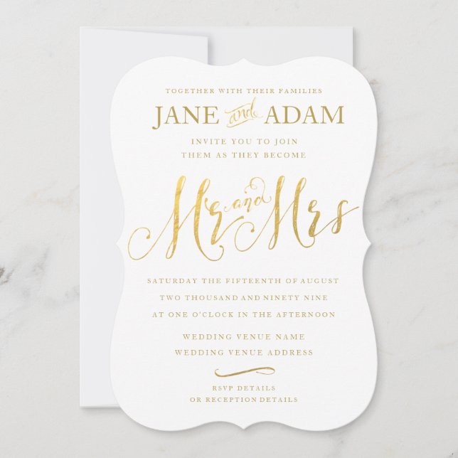 Elegant Mr. & Mrs. Gold Typografy Wedding Einladun Einladung (Vorderseite)