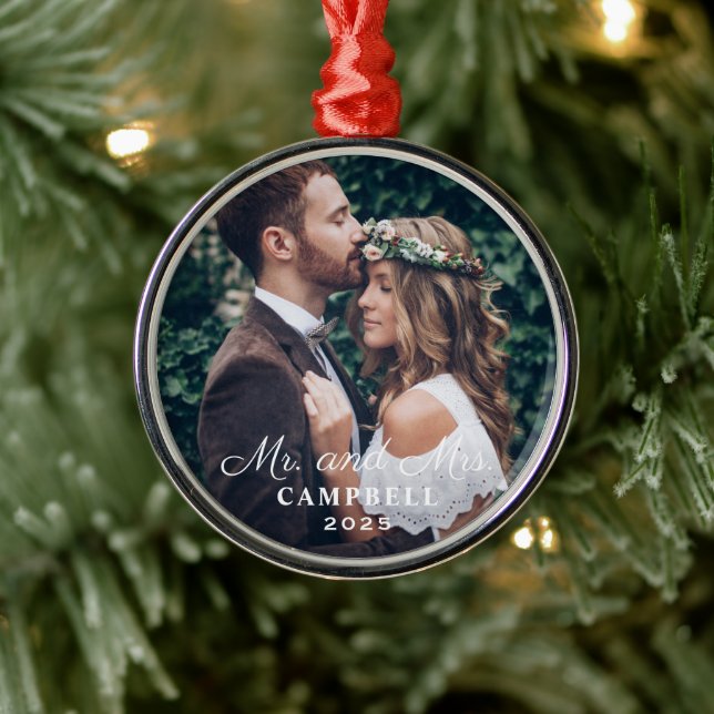 Elegant Mr. und Mrs. Wedding Custom Foto Monogram Ornament Aus Metall (Baum)