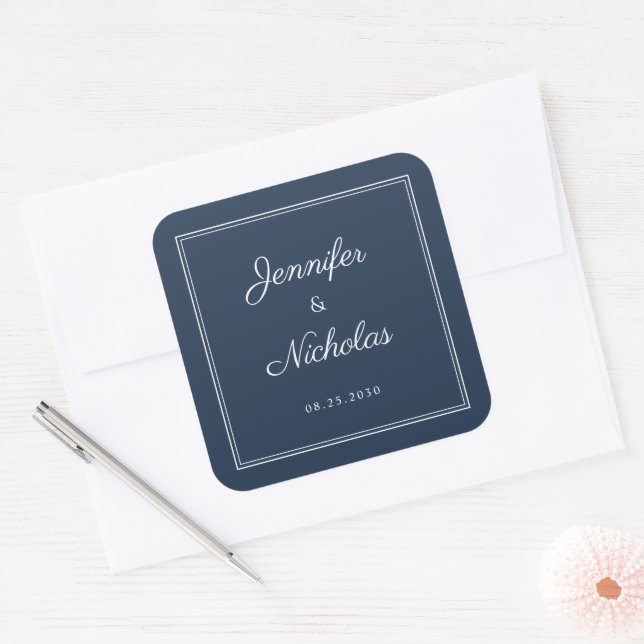 Elegant Navy Blue Script Wedding Quadratischer Aufkleber (Umschlag)