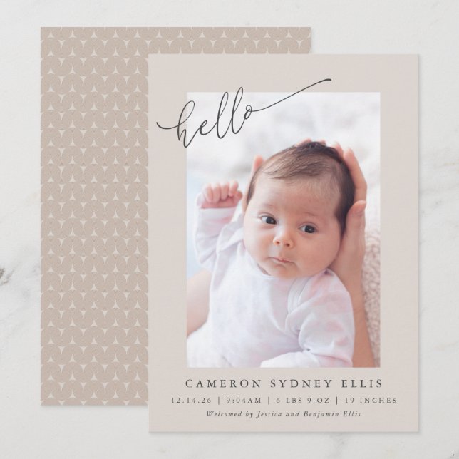 Elegant Neutral Beige Minimalist Hello Photo Birth Ankündigung (Vorne/Hinten)