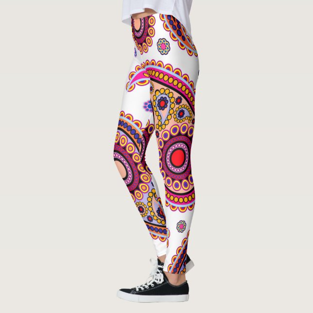Elegant Paisley Design Leggings (Links)
