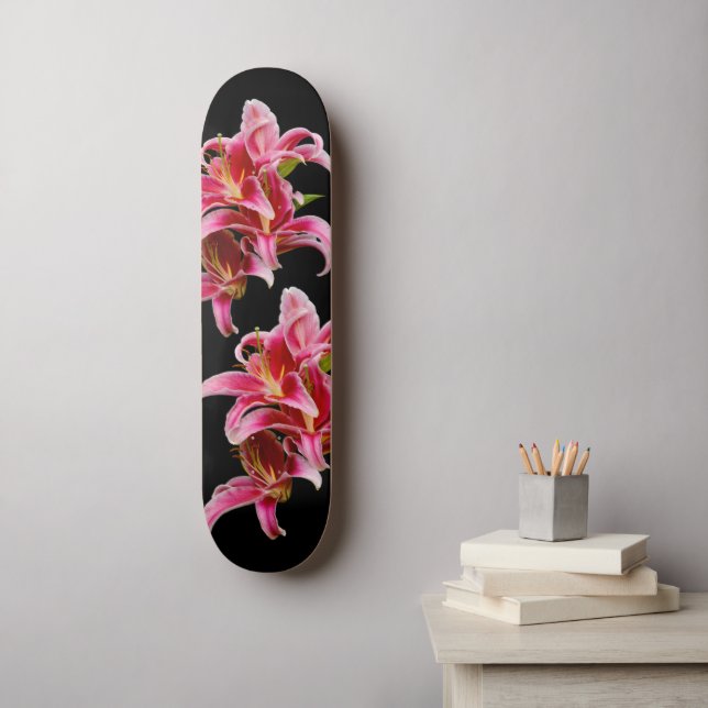 Elegant Pink Stargazer Oriental Lilies Skateboard (Wandkunst)