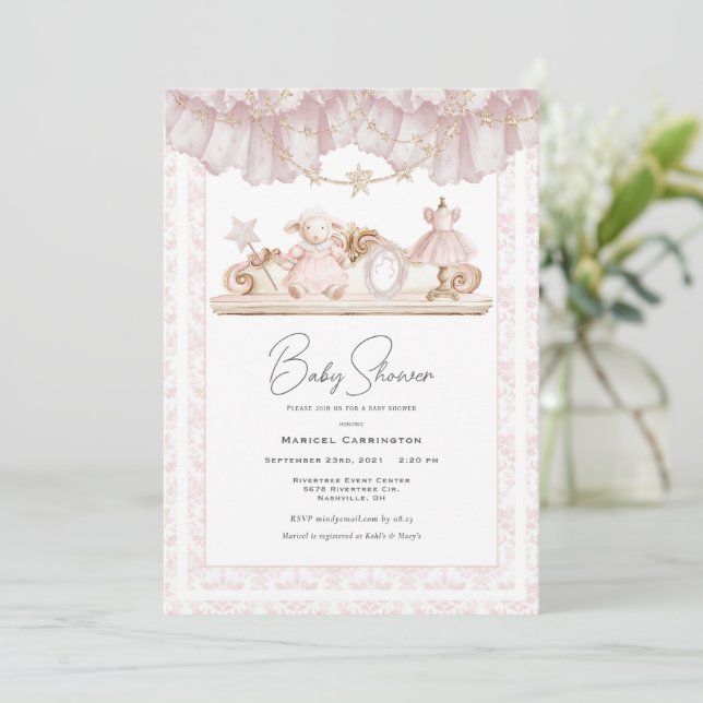 Elegant Pink Toile Vintage Whimsical Baby Shower Einladung (Stehend Vorderseite)