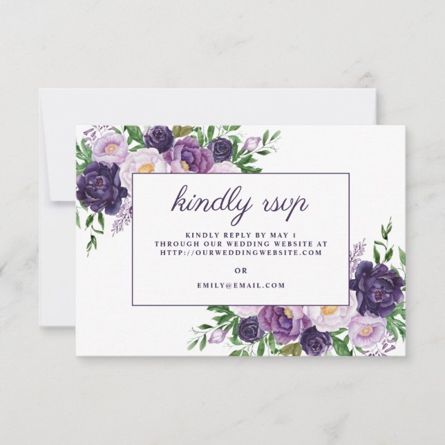 Elegant Plum Lila Floral Wedding Website UAWG RSVP Karte (Vorderseite)