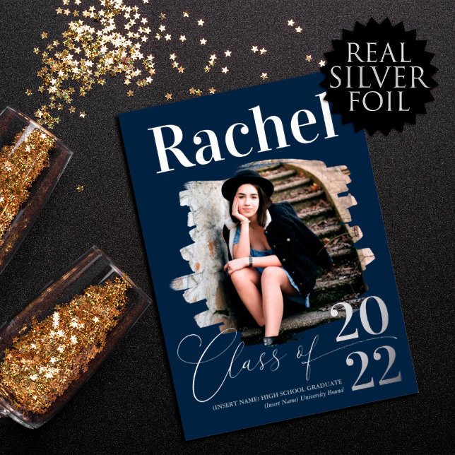 Elegant Real Silver Typografy Class of Abschluss Folieneinladung (Von Creator hochgeladen)