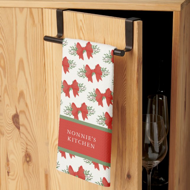 Elegant Red Bow with greenery Monogram Name Geschirrtuch (Drittel gefaltet)