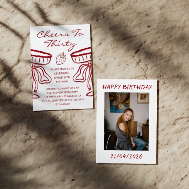 Elegant Red Cheers to Thirty Cocktail 30 Birthday Einladung (Von Creator hochgeladen)