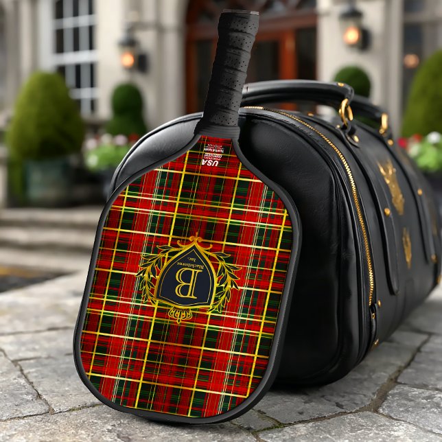 Elegant Red Gold Tartan Monogrammed Corporate  Pickleball Schläger (Elegant Classic Red Plaid Monogrammed Tartan Pickleball Paddle )
