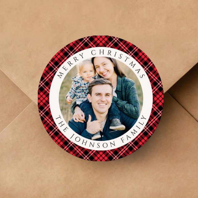 Elegant Red Plaid Photo Christmas Runder Aufkleber (Elegant Red Plaid Photo Christmas Classic Round Sticker)