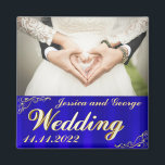 Elegant Regal Golden Typografy Wedding Magnet<br><div class="desc">Hochzeit Foto Kühlschrankmagnet. Royal Blue und Regal Gold Dekoration und Text. Teil einer Hochzeitskollektion können Sie hier sehen: http://bit.ly/GoldBlueSet Sie können sie im Zazzle-Editor weiter bearbeiten ("Klicken Sie,  um sie weiter anzupassen" Link).</div>