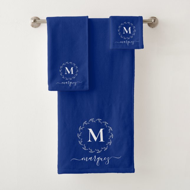 Elegant Royal Blue Personalisiert Wreath Monogram Badhandtuch Set (Insitu)