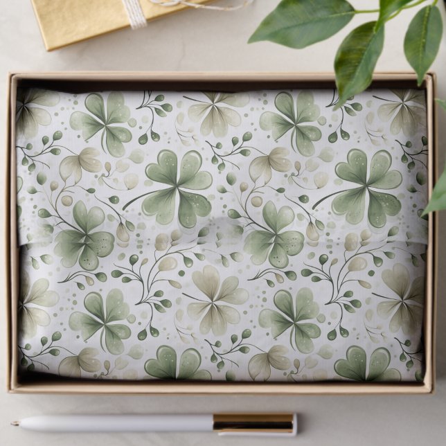 Elegant Sage Green Watercolor Shamrock  Seidenpapier (Von Creator hochgeladen)