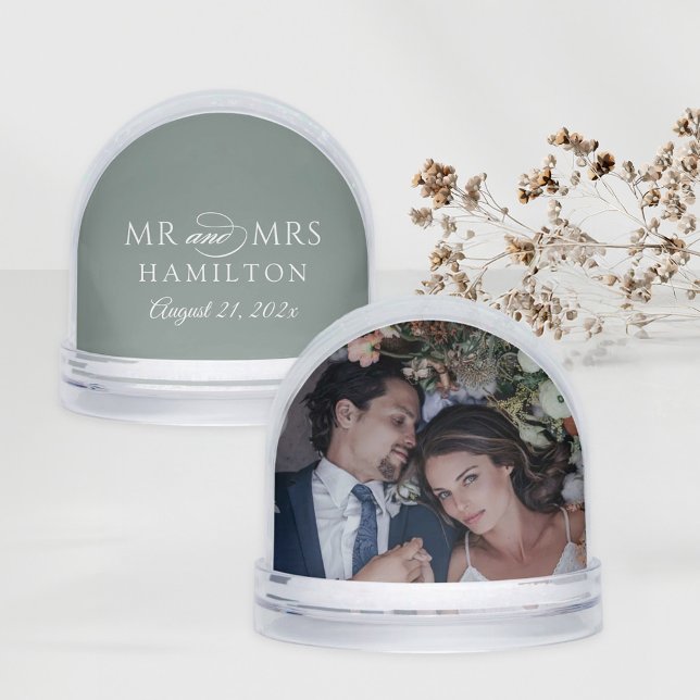 Elegant Sage Mr and Mrs Wedding Photo Schneekugeln (Von Creator hochgeladen)