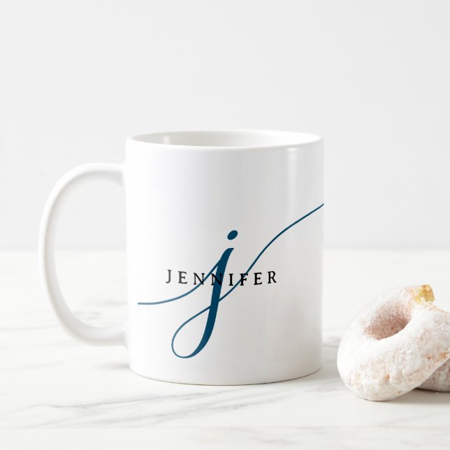 Elegant Schlicht Navy Blue Script Monogram Kaffeetasse (Mit Donut)