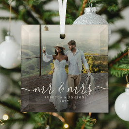 Elegant Script & Custom Newlyweds Photo Christmas Ornament Aus Glas