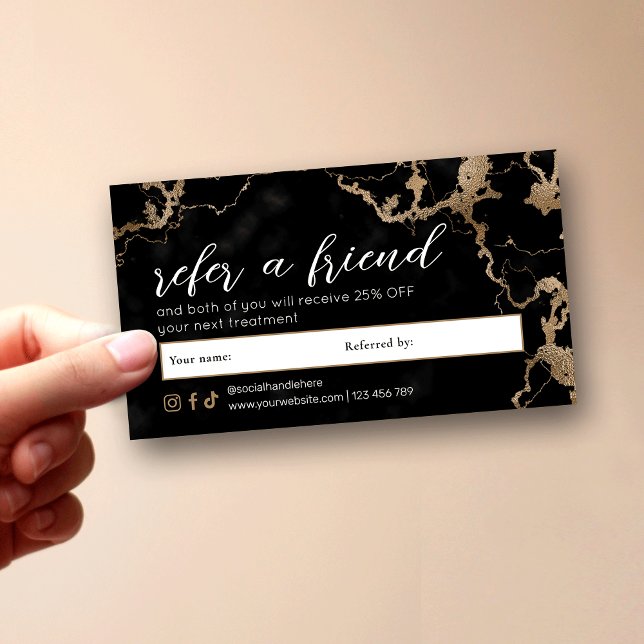 Elegant Script Gold & Black Marble Beauty Salon Empfehlungskarte (Elegant black and gold marble Refer a Friend discount cards with fully customizable text)
