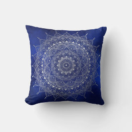 Elegant Silver auf Deep Blue Floral Henna Mandala Kissen