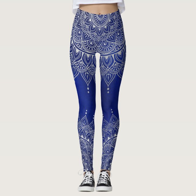 Elegant Silver auf Deep Blue Floral Henna Mandala Leggings (Vorderseite)