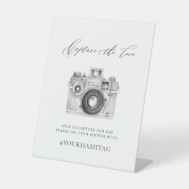 Elegant Simple Capture The Liebe Wedding Hashtag Sockelschild