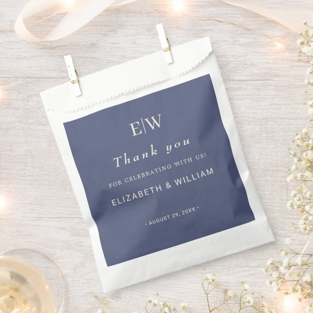 Elegant Simple Future Dusk mit Monogram Wedding Geschenktütchen (Ausgeschnitten)