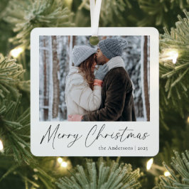 Elegant Simple Script Couple Foto Frohe Weihnachte Ornament Aus Metall