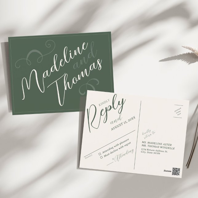 Elegant Simple Script Sage Green Wedding RSVP Postkarte (Elegant modern unique slant script and swirl dark moss green wedding invitation suite RSVP postcard)