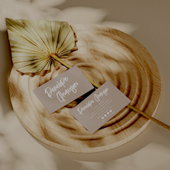 Elegant Simple Taupe Neutral Boho Chic Moderne Visitenkarte (Von Creator hochgeladen)